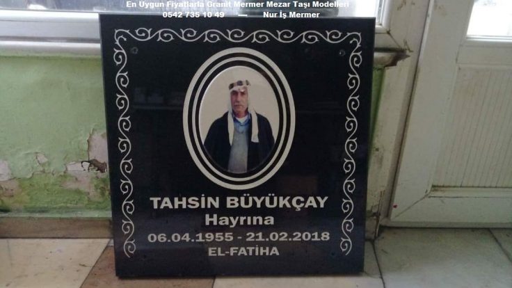 65×65 Desen İşlemeli Porselen Resimli Granit Mezar Taşı